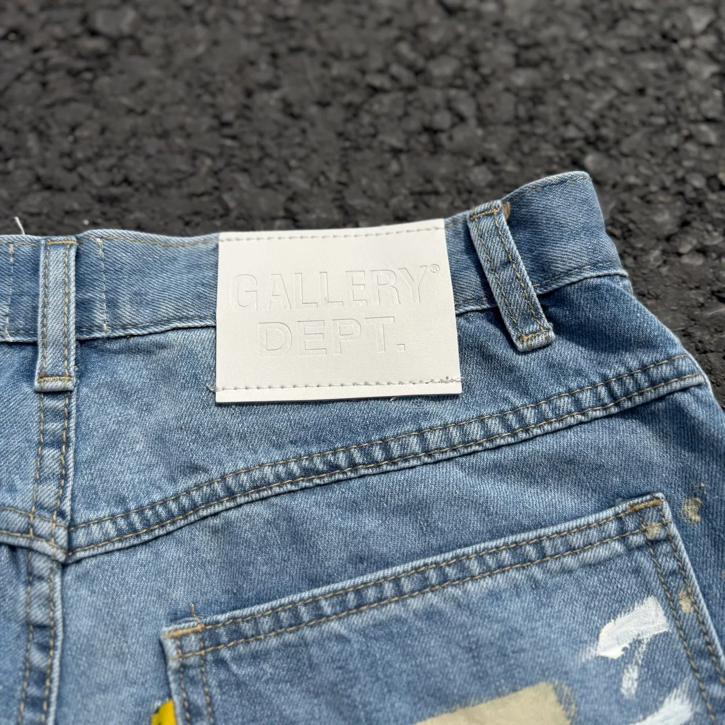 #8157 P200💰 GALLERY DEPT. Retro jeans men's and women's high street ink-splashed denim shorts. Time-consuming waste, hand-made inkjet is an indispensable highlight.   Customized buttons, the buckle surface has been oxidized and distressed, customized ykk zippers, the minimum order is extremely high, the details of the accessories are all in place, and the hangtag and packaging are as always.  Color: blue Size: S-XXL (corresponding to 28-36)